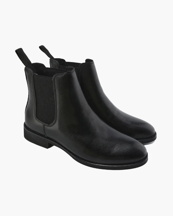 CHELSEA BOOTS