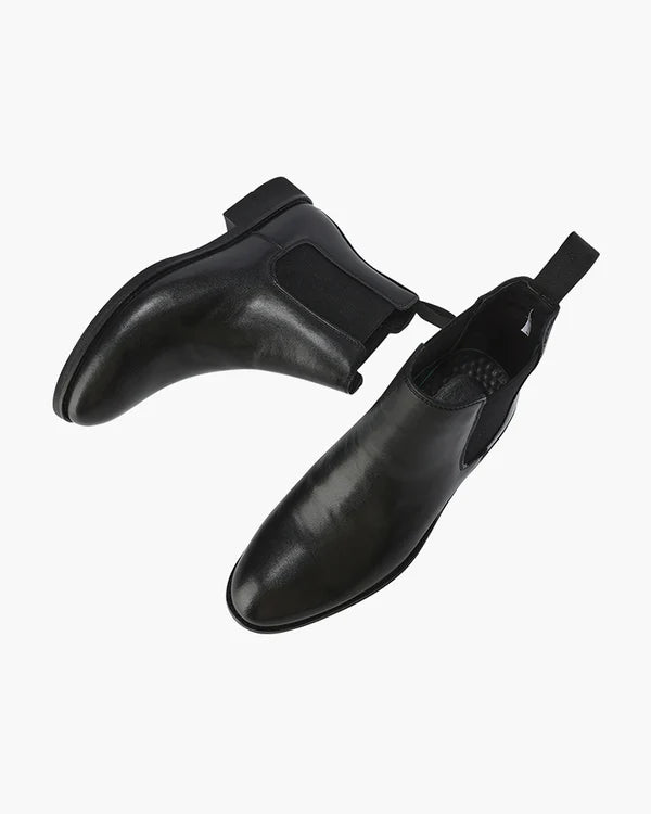 CHELSEA BOOTS