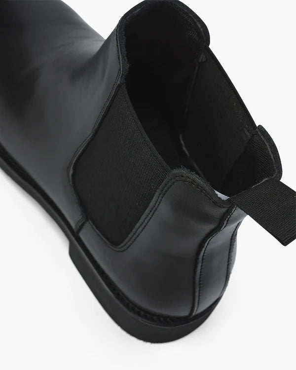 CHELSEA BOOTS